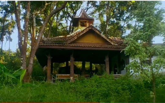 Penampakan Gereja Katolik di Tengah Hutan, Terbengkalai Tak Ada Lagi Kegiatan Ibadah