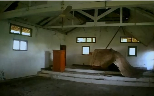 Penampakan Gereja Katolik di Tengah Hutan, Terbengkalai Tak Ada Lagi Kegiatan Ibadah