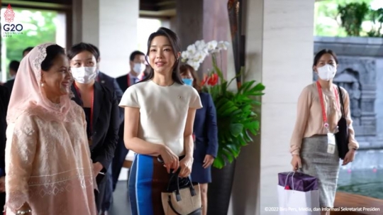 Ini Sosok Istri Presiden Korea Selatan, Kecantikannya jadi Perhatian di Sela G20 Bali