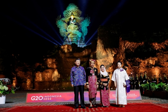 Saat Pemimpin Negara Berpakaian Batik di Gala Dinner G20