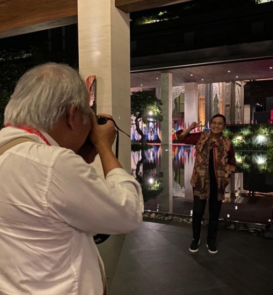 Menteri PUPR Mendadak jadi Fotografer Sri Mulyani di Bali, Posenya Kece-Kece