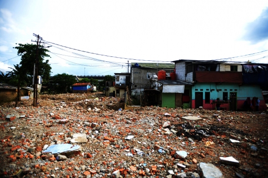 Normalisasi Ciliwung, Rumah Warga di Rawajati Mulai Dibongkar