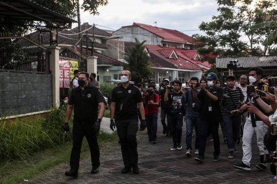 Polisi Gandeng Tim Ahli Olah TKP Satu Keluarga Meninggal di Kalideres