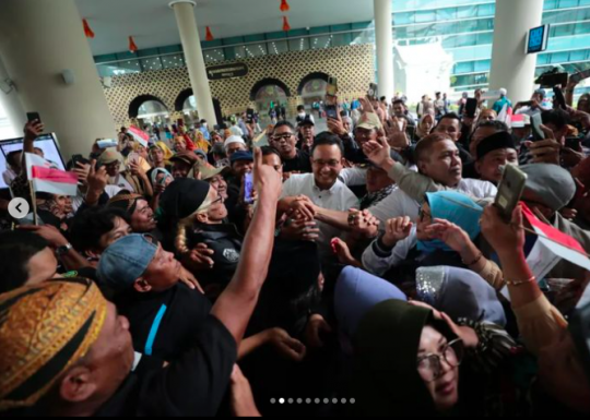 Momen Anies Pakai Jaket Logo Ka'bah, Kader PPP Yogya Heboh dan Antusias