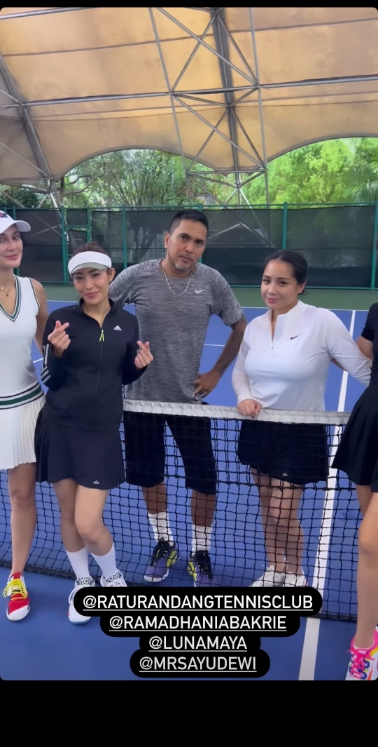 Raffi Ahmad Tenis Bareng Keluarga Aburizal Bakrie, Penampilan Nagita Slavina Disorot