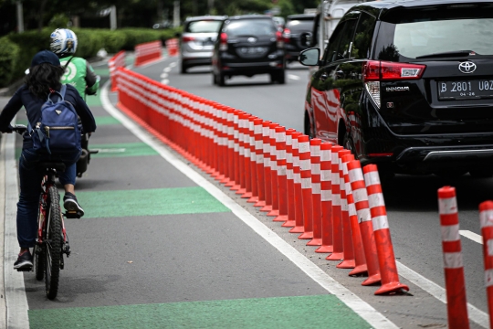 Nasib Stick Cone, Pembatas Jalur Sepeda yang Rusak di Ibu Kota