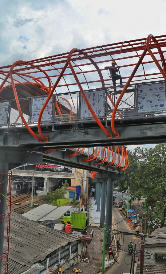 Wajah Skywalk Penghubung Stasiun Kebayoran dan Halte TransJakarta