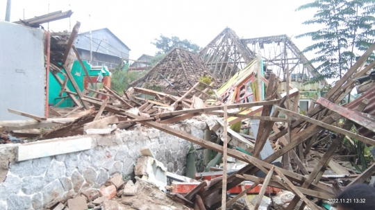 Dahsyatnya Gempa Cianjur, Korban Tergeletak di Jalan hingga Bangunan Roboh