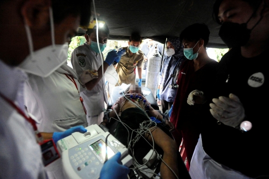 Perjuangan Petugas Medis Selamatkan Nyawa Anak Korban Gempa Cianjur