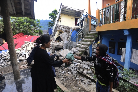 Penampakan Kerusakan Parah Akibat Gempa Cianjur