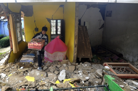 Penampakan Kerusakan Parah Akibat Gempa Cianjur