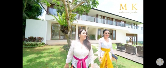 Super Luas dan Mewah! Ini 6 Potret Rumah Baru Crazy Rich Bali yang Bikin Melongo