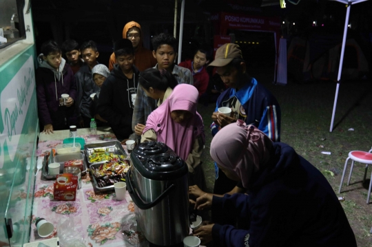 Melihat Kondisi Warga Korban Gempa Cianjur di Posko Pengungsian Taman Prawatasari