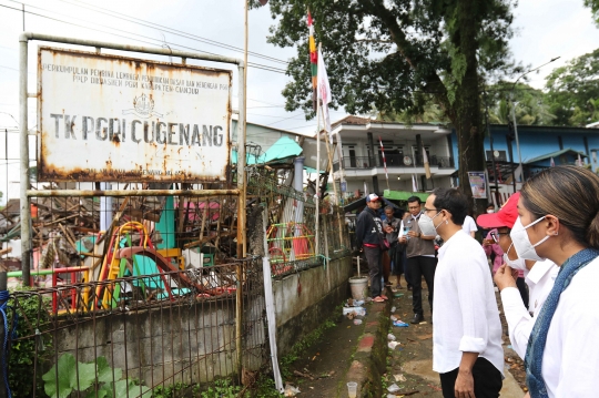 Mendikbudristek Tinjau Sekolah Rusak Akibat Gempa Cianjur