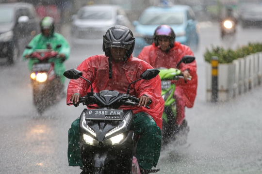 Jakarta Cuaca Ekstrem, Warga Diimbau Kurangi Aktivitas di Luar Rumah