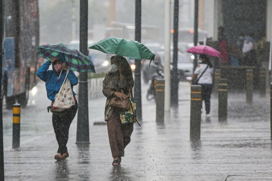 Jakarta Cuaca Ekstrem, Warga Diimbau Kurangi Aktivitas di Luar Rumah