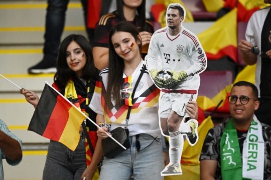 Gaya WAGs dan Suporter Cantik Jerman di Laga Grup E Piala Dunia 2022