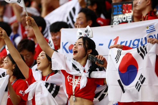 Paras Manis Suporter Timnas Korea Selatan di Piala Dunia 2022