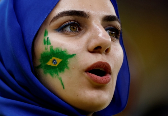 Aksi Suporter Cantik Timnas Brasil di Piala Dunia 2022