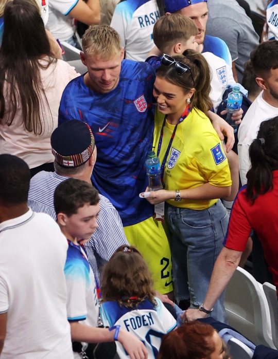Potret Pemain Timnas Inggris dan WAGs Tebar Kemesraan di Piala Dunia