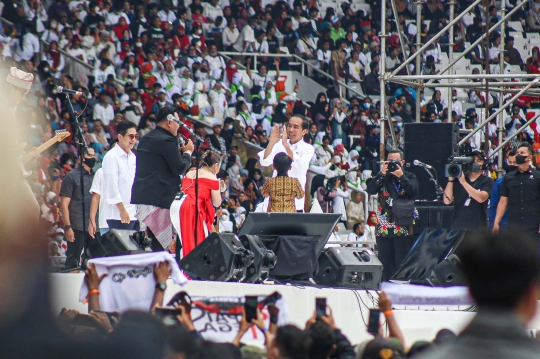 Di Hadapan Relawan Nusantara Bersatu, Jokowi Banggakan Pembangunan Indonesia