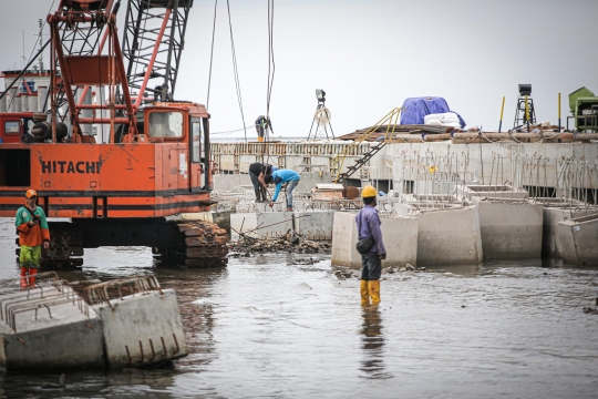 Memantau Pembangunan Dermaga Pelabuhan Muara Angke