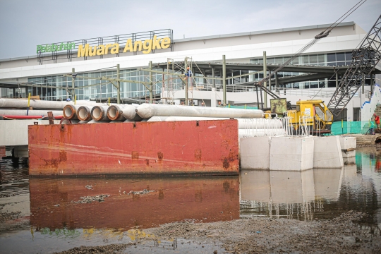 Memantau Pembangunan Dermaga Pelabuhan Muara Angke