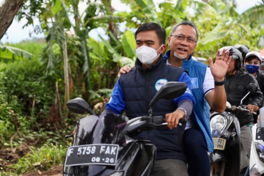 Mendag Zulhas Beri Bantuan Rp2,5 Miliar untuk Korban Gempa di Cianjur