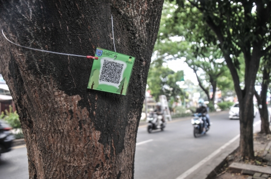 Ribuan Pohon di Depok Dipasang QR Code