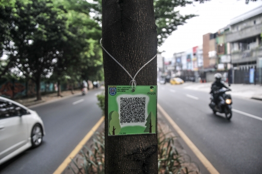 Ribuan Pohon di Depok Dipasang QR Code