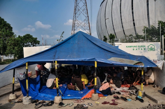 Nestapa Warga Kampung Bayam Seminggu Bertahan di Tenda Pengungsian