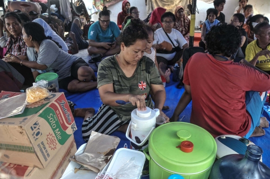 Nestapa Warga Kampung Bayam Seminggu Bertahan di Tenda Pengungsian