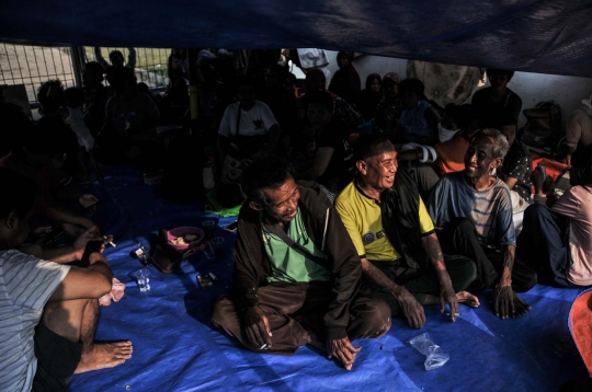 Nestapa Warga Kampung Bayam Seminggu Bertahan di Tenda Pengungsian