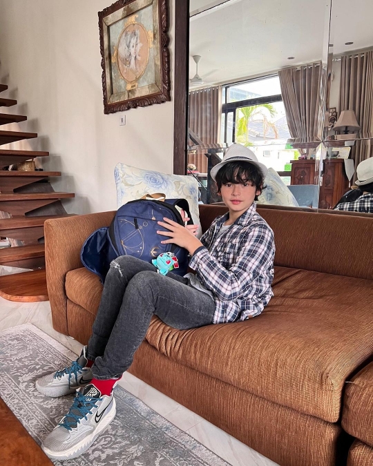 Ganteng! 6 Potret Terbaru Kenzou Anak Tamara Bleszynski, Kini jadi Anak Bujang