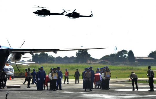 Dua Jenazah Korban Jatuhnya Helikopter Polri Tiba di Pondok Cabe