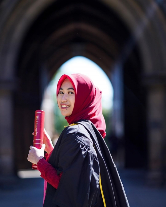 Cantiknya Ipda Mesya Ananda di Hari Wisuda S2, Kenakan Songket Palembang