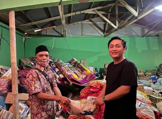 Momen Raffi Ahmad Video Call Warga Cianjur, Titip Bantuan Gempa ke Manajer