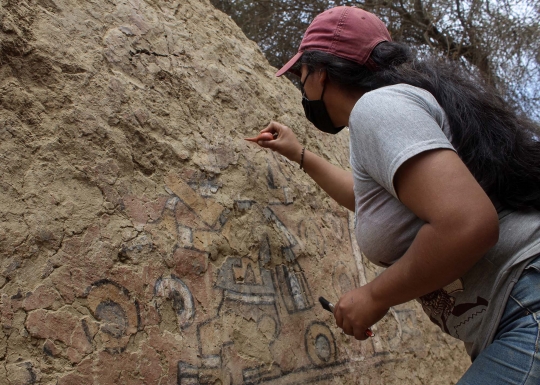 Penemuan Mural Kuno Berusia 1.000 Tahun di Peru