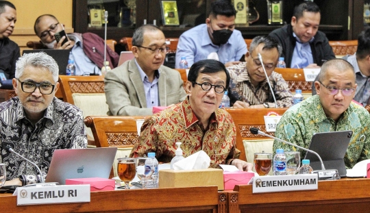 Menkumham Serahkan RUU Ekstradisi Buronan dengan Pemerintah Singapura ke DPR