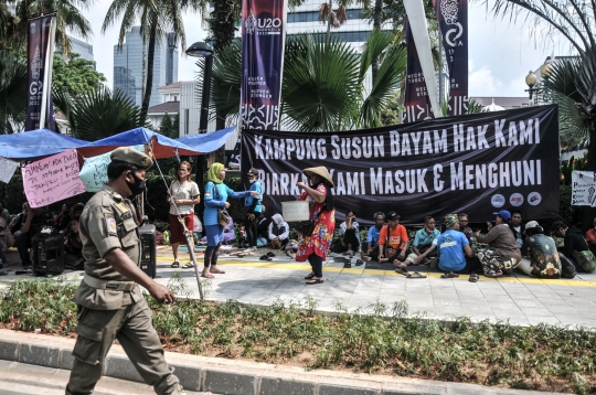 Nestapa Warga Kampung Bayam Kembali Dirikan Tenda Darurat di Balai Kota