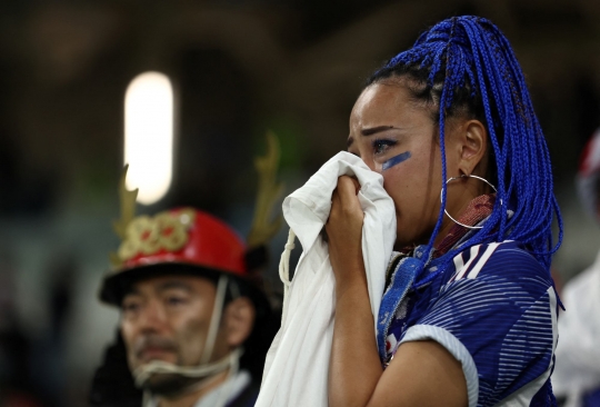 Tangis Suporter Ayu Jepang Usai Timnas Negaranya Tersingkir dari Piala Dunia 2022