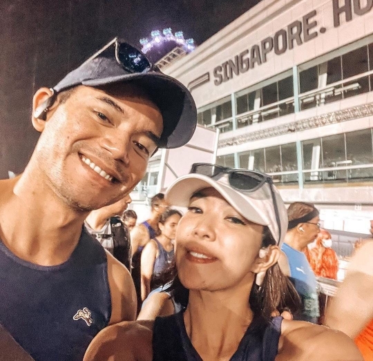 6 Potret Gisel dan Pacar Gantengnya Ikut Singapore Marathon Sukses Curi Perhatian