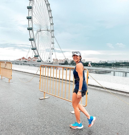 6 Potret Gisel dan Pacar Gantengnya Ikut Singapore Marathon Sukses Curi Perhatian