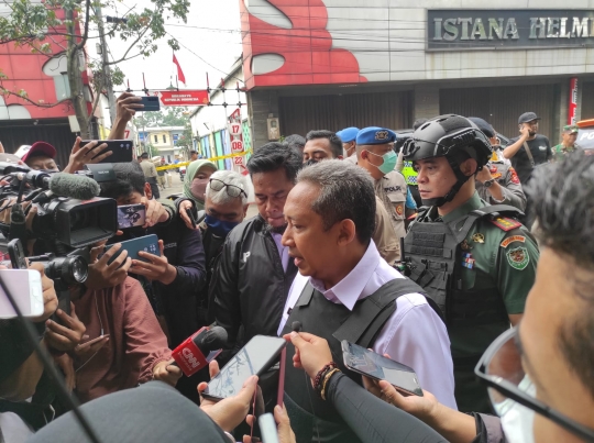 Foto-Foto Kondisi Sekitar Kantor Polsek Astana Anyar usai Ledakan Bom Bunuh Diri