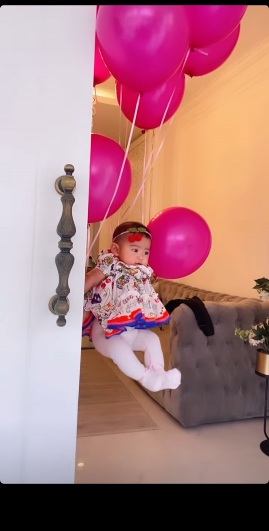 Cute! 5 Potret Baby Moana Anak Ria Ricis Main Balon, Ekspresinya Gemesin Banget!