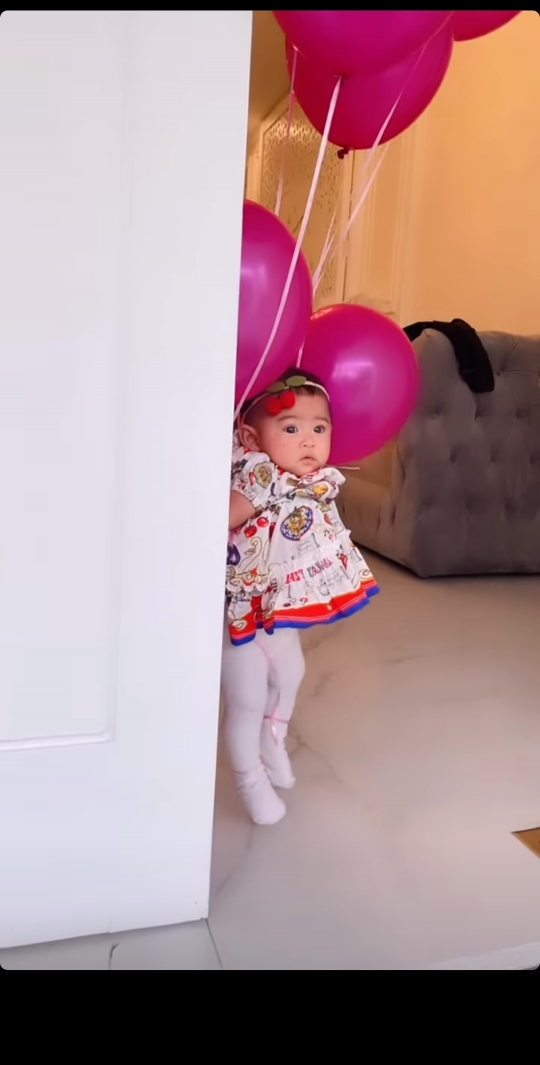 Cute! 5 Potret Baby Moana Anak Ria Ricis Main Balon, Ekspresinya Gemesin Banget!