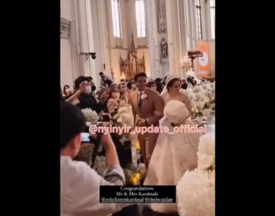 Sah! Ini Potret Pernikahan Chelsea Islan dan Rob Clinton yang Berlangsung Mewah