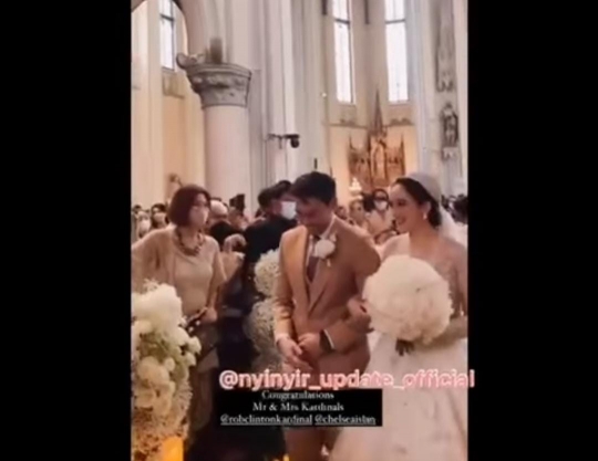 Sah! Ini Potret Pernikahan Chelsea Islan dan Rob Clinton yang Berlangsung Mewah