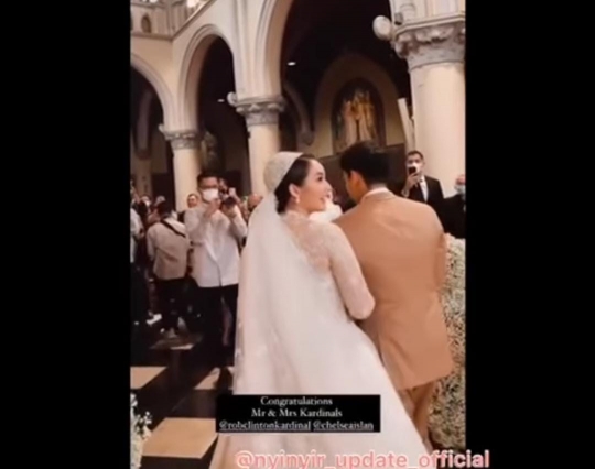 Sah! Ini Potret Pernikahan Chelsea Islan dan Rob Clinton yang Berlangsung Mewah