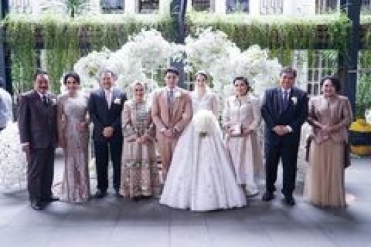 Intip Kemeriahan Pernikahan Chelsea Islan & Rob Clinton, Dihadiri Sederet Pejabat